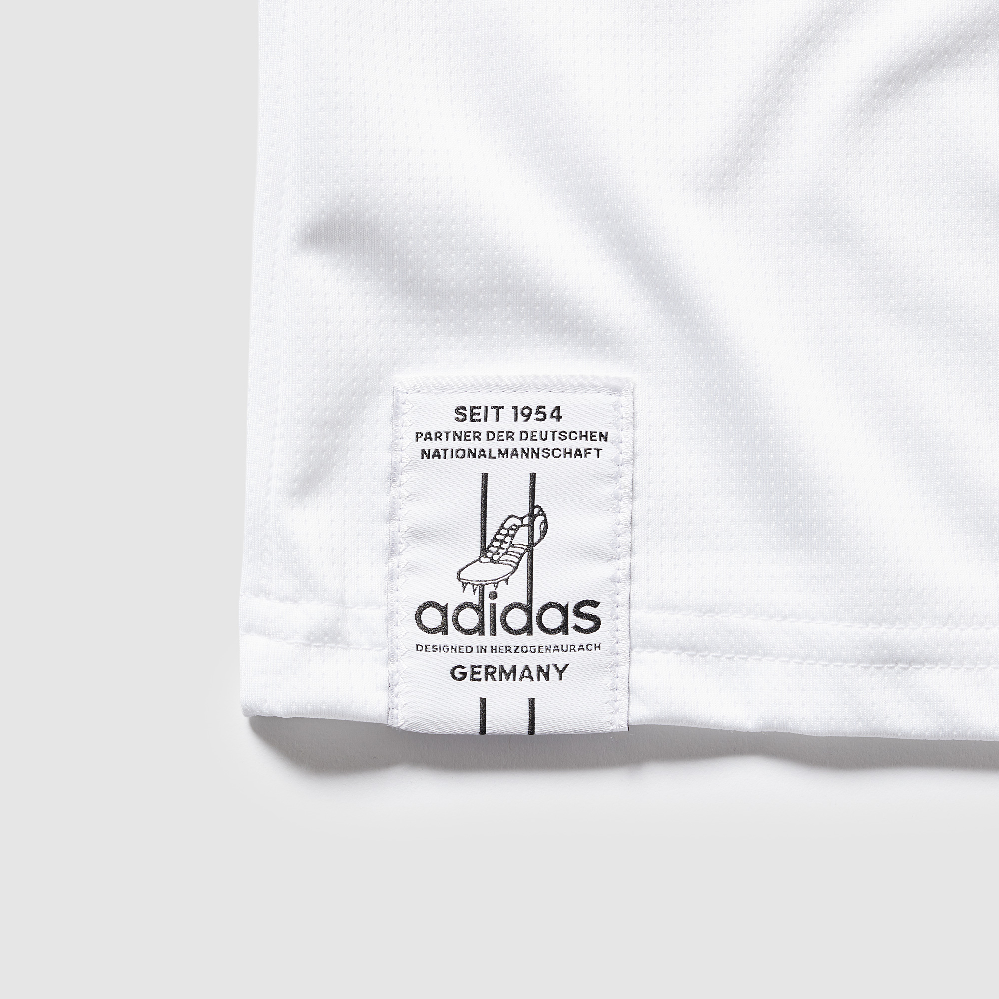 adidas gazelle silver green womens UACTP PERFORMANCE TECHWEAR S/S – Undefeated main image 1