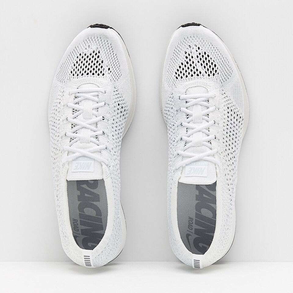 flyknit racer shoe laces