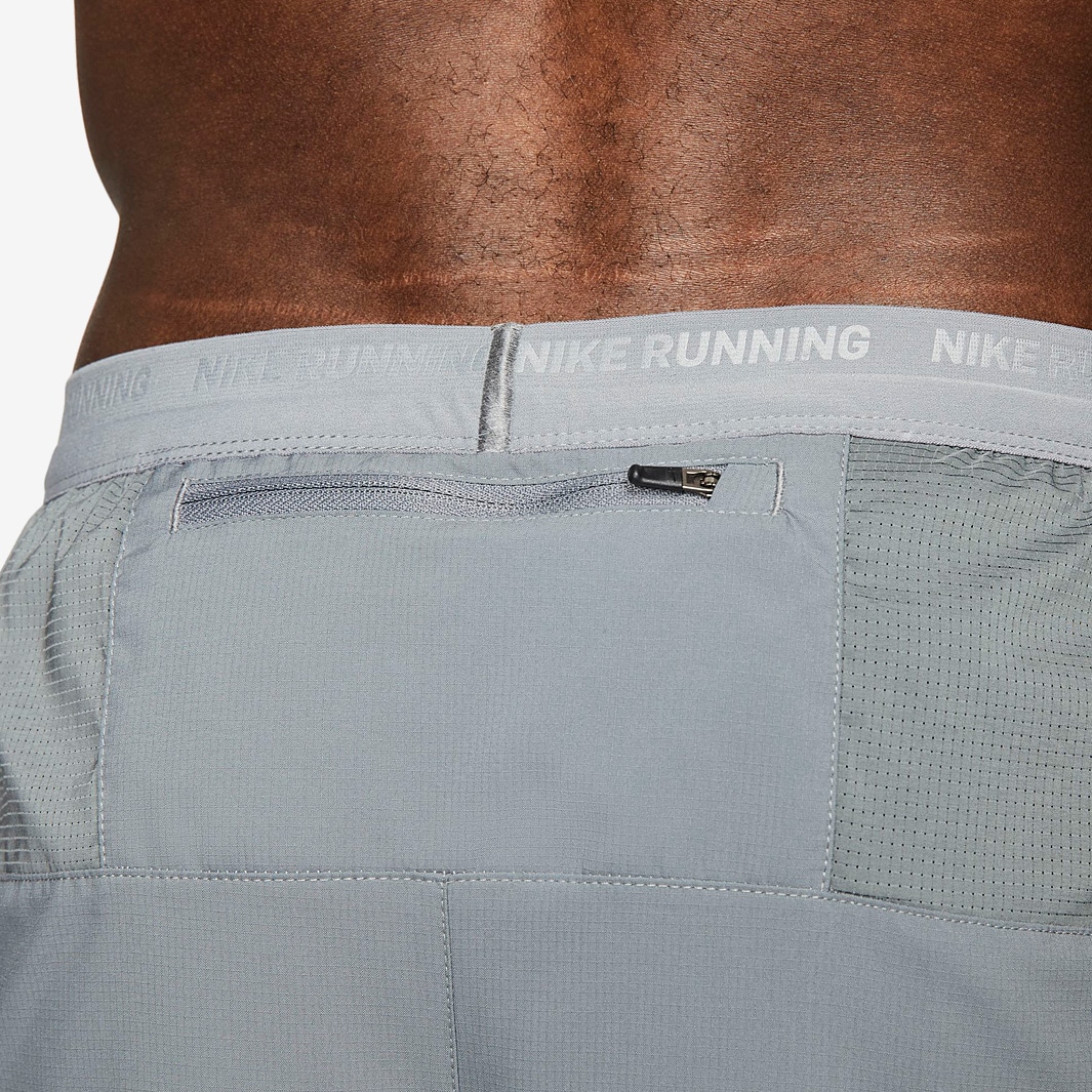 Short Nike Dri-FIT Stride 2en1 Running 18cm Gris Fumée/Gris