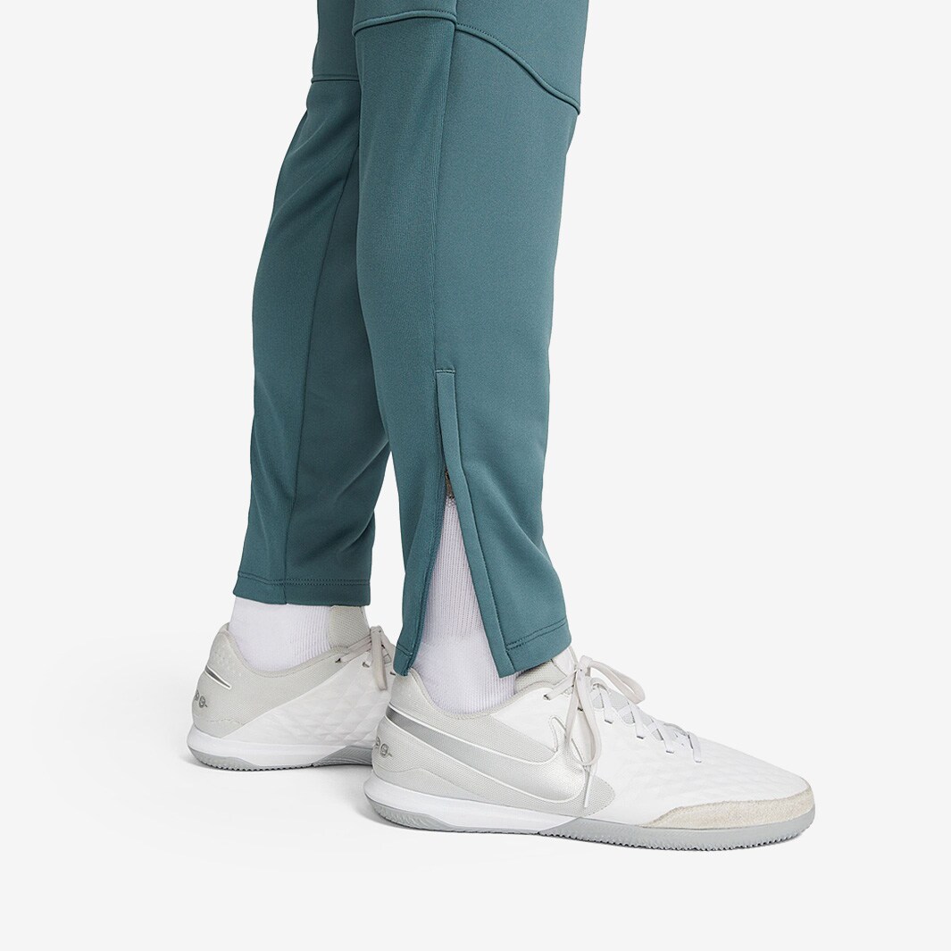 nike therma tech pants