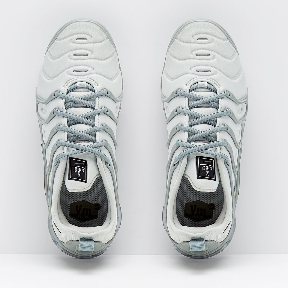 Nike air vapormax plus light silver women's outlet shoe