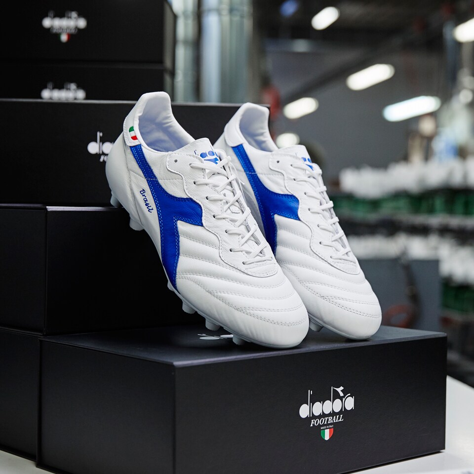DIADORA Brasil サッカーシューズ ホワイト Diadora Brasil Sala TF - Blanco/Rojo Fluo - Blanco/Rojo Fluo