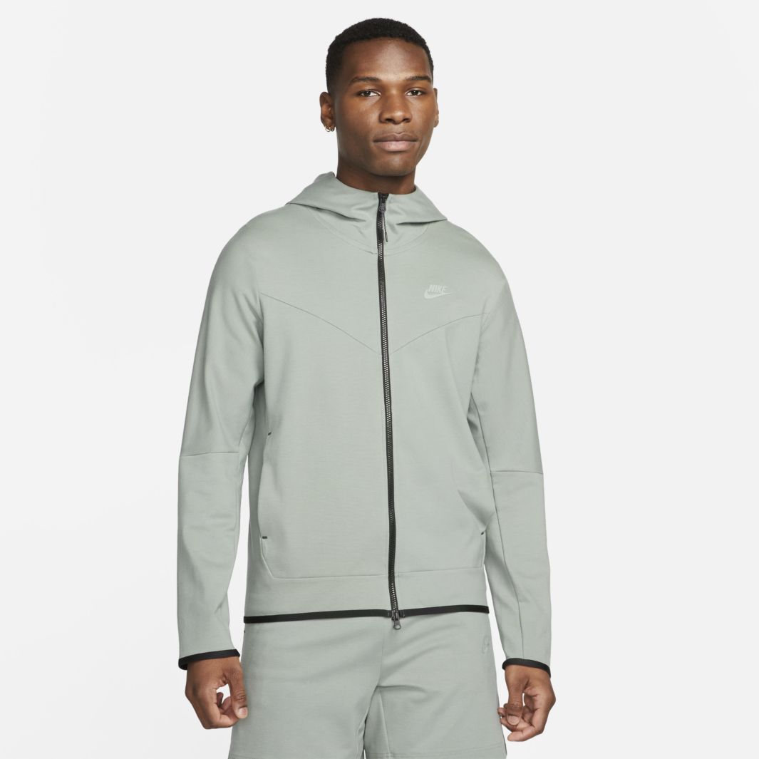 nike spark lightweight crew