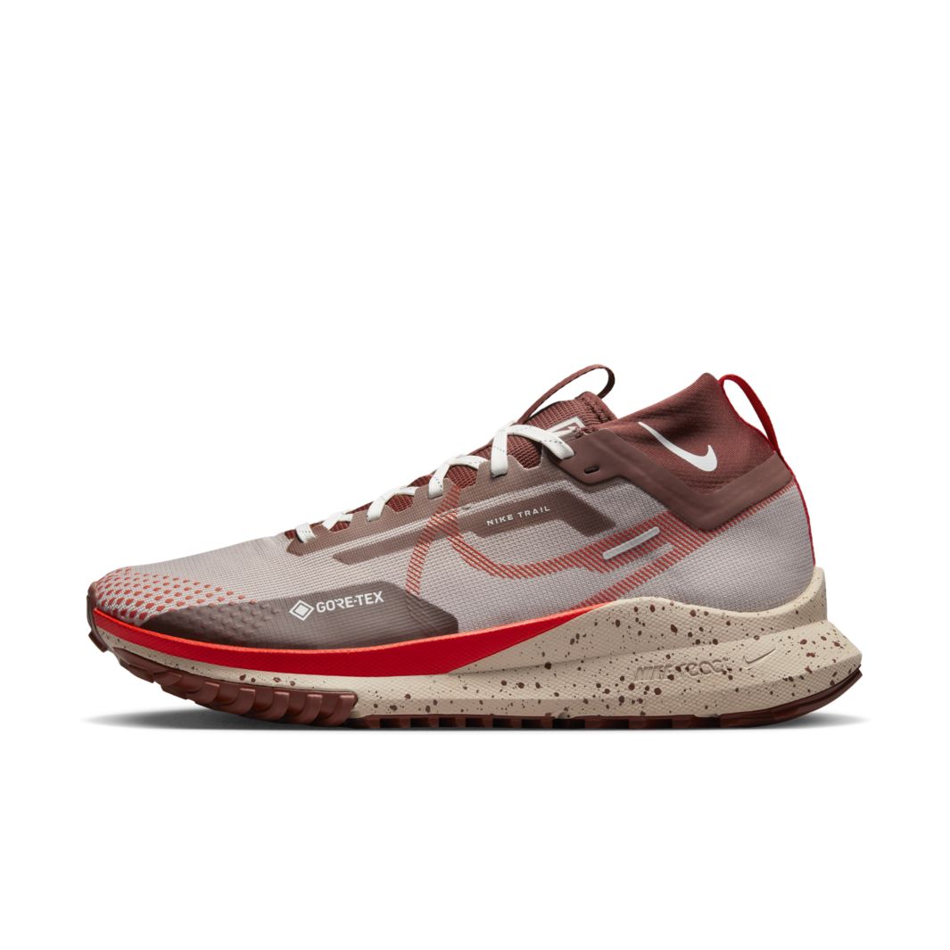 Nike Pegasus Trail 4 GORE-TEX - Diffused Taupe/Picante Red-Dark Pony ...