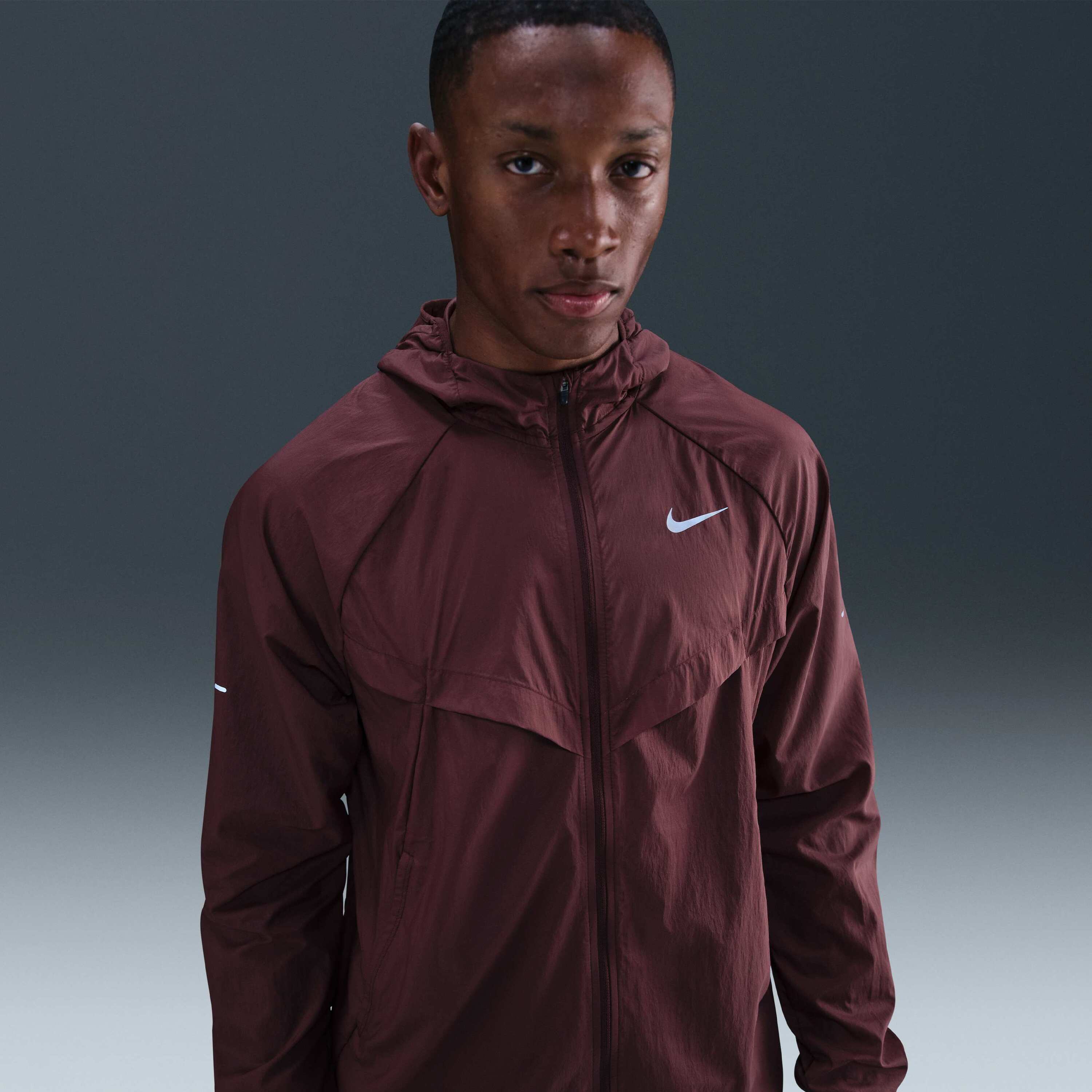 Nike Men's Repel Uv Running Jacket Stride Red