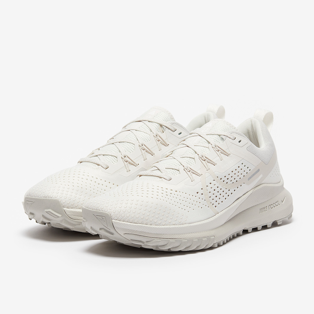 Nike React Pegasus Trail 4 Phantom Oreowood Brn Chiaro Summit Bianco Nike React Pegasus Trail 4 Phantom Oreowood Brn Chiaro Summit Bianco