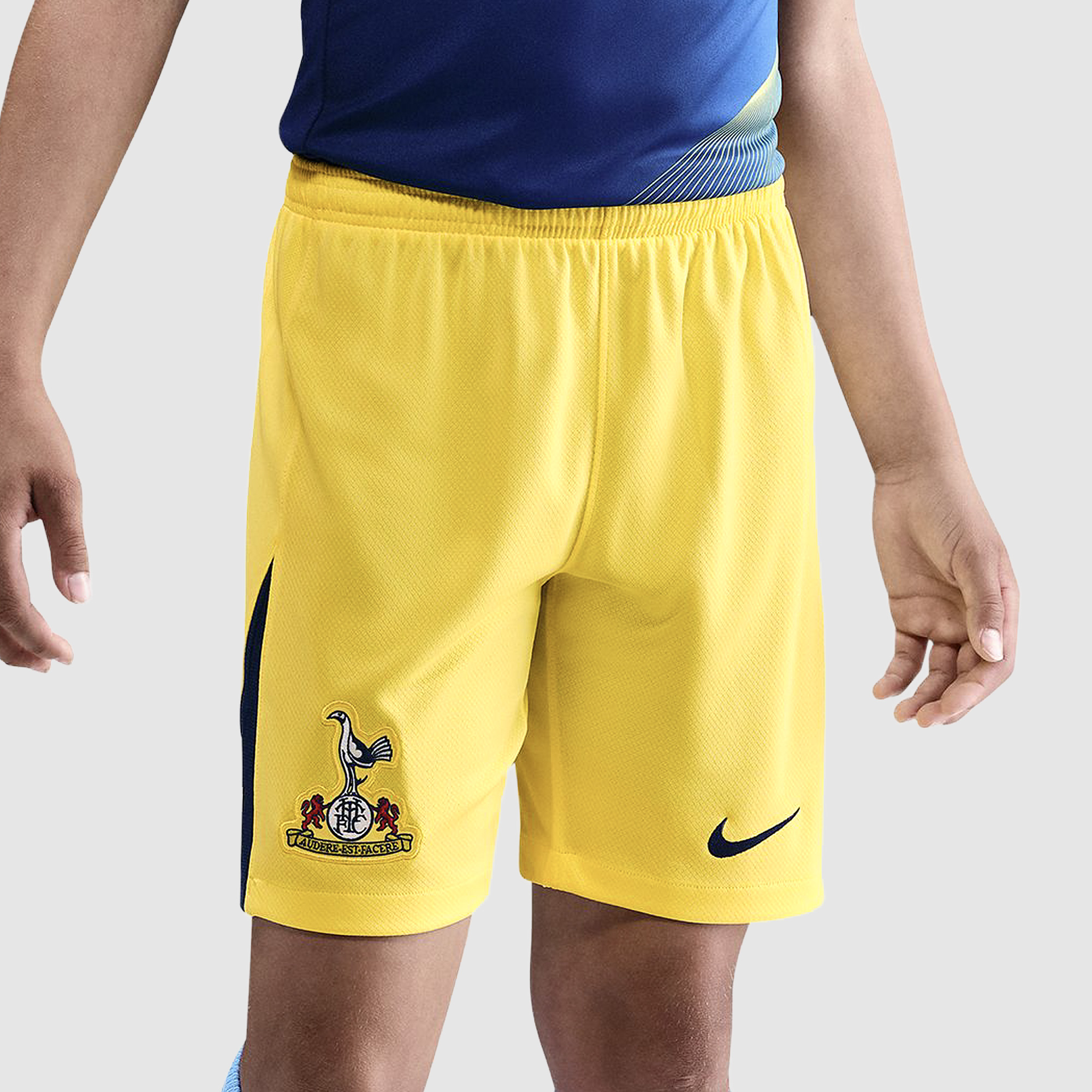 Nike Boys Yellow Tottenham Hotspur 25 26 Kids Dri Fit Stadium Third Shorts Small