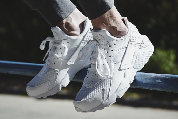 Nike Sportswear Air Huarache - Mens Shoes - White / White / Pure Platinum | Soccer