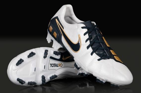 Nike - Total 90 - Strike III - L-Firm Ground White / Dark Obsidian / Metallic Gold - Power - - Football Boots | Pro:Direct Soccer