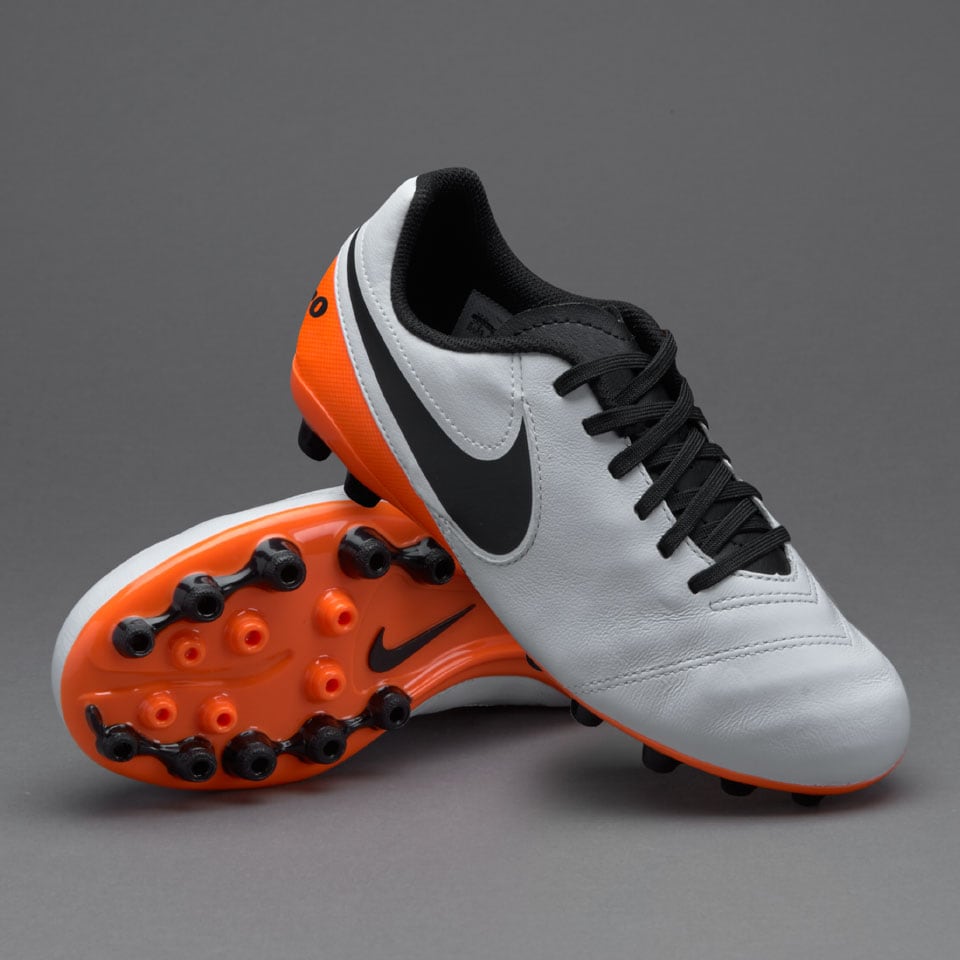 Nike Tiempo Legend VI AG para niños Botas de fútbol-Blanco/Negro/Naranja total/Volt | Pro:Direct Soccer