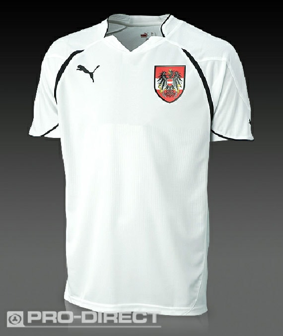 Austria Away 10/11 Puma Soccer Jersey White / Red Puma Soccer Apparel
