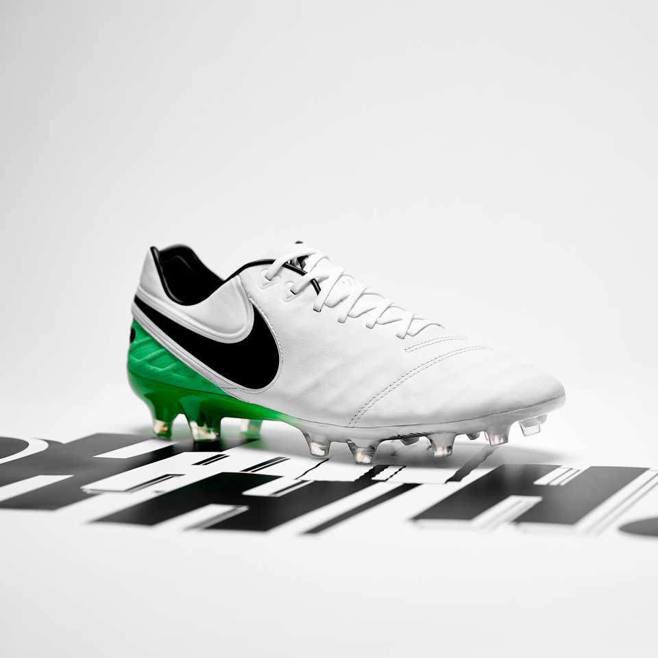 Botas de futbol- Nike Legend FG - Blanco/Negro/Verde eléctrico | Pro:Direct Soccer