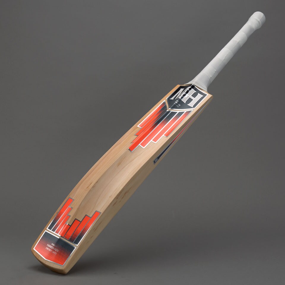 M and 2025 h cricket bats