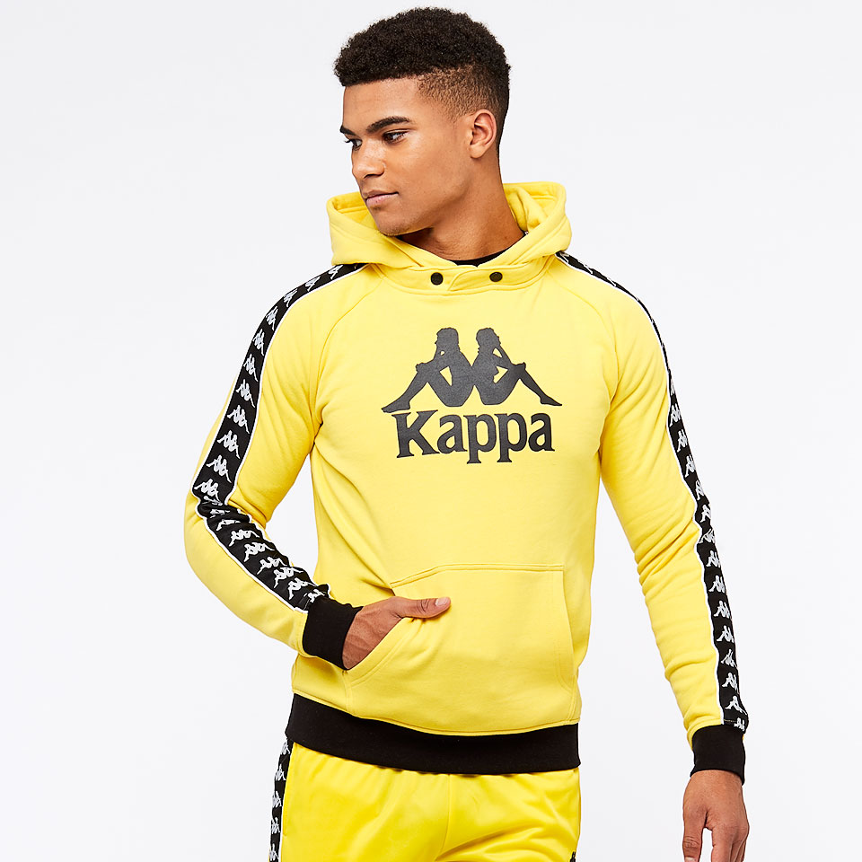 Костюм карра. Kappa костюм спортивный мужской черно желтый. Спортивный костюм Kappa желтый. Спортивный костюм Kappa мужской желтый. Спортивный костюм бренд Kappa.