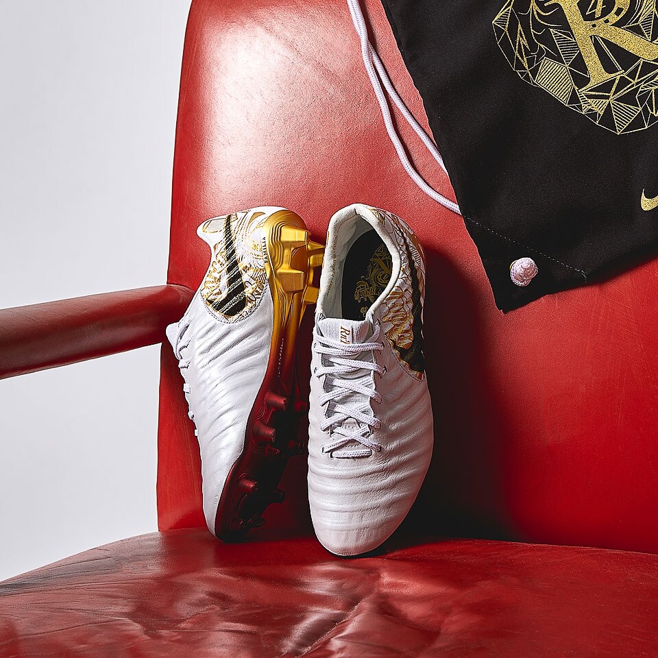 Botas de - Césped natural - Nike Legend VII Ramos Edición Especial FG - Blanco/Dorado - 897796-102 | Pro:Direct Soccer