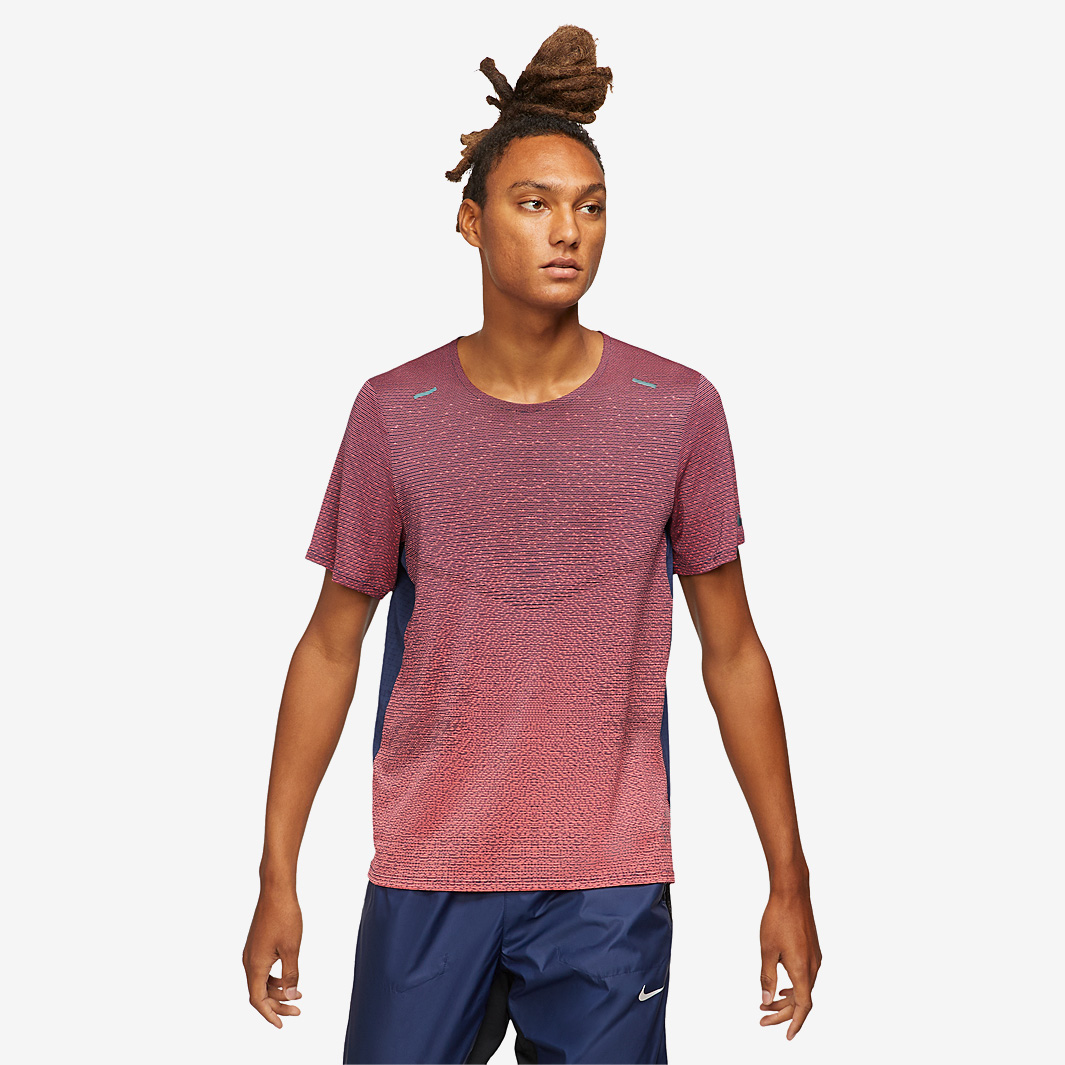 Pinnacle Ran Nike Pinnacle Run Divison T-Shirt - Bright Mango/Midnight Navy/Black ...