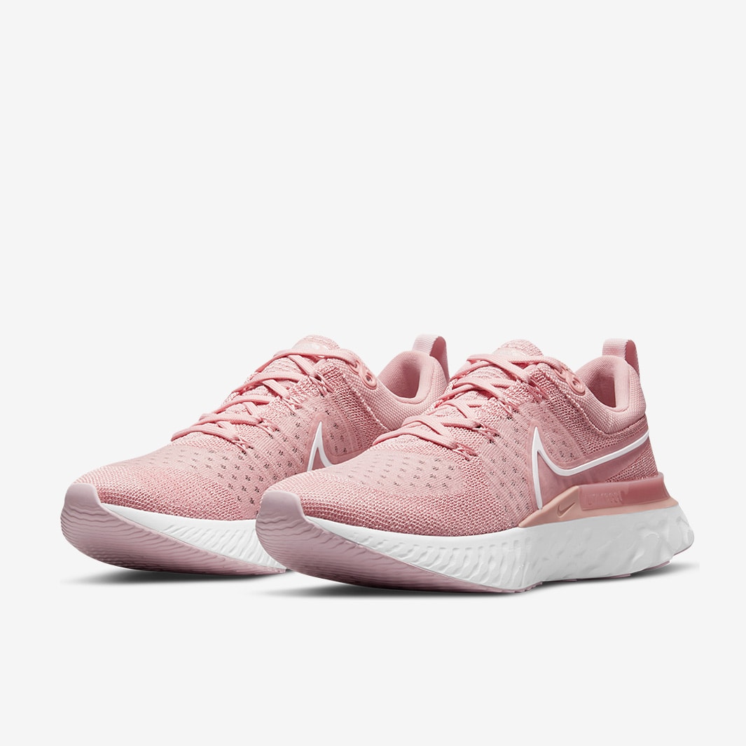 Nike flyknit hotsell womens pink