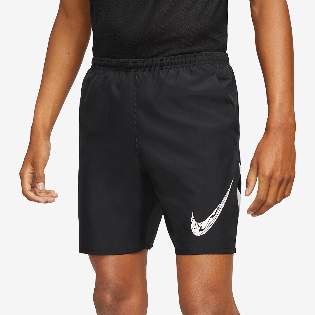 short nike wild run