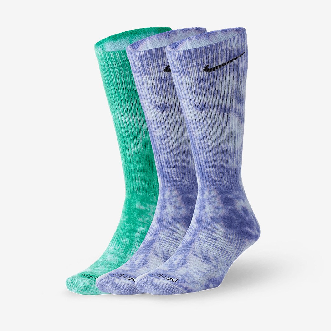nike everyday cush crew socks