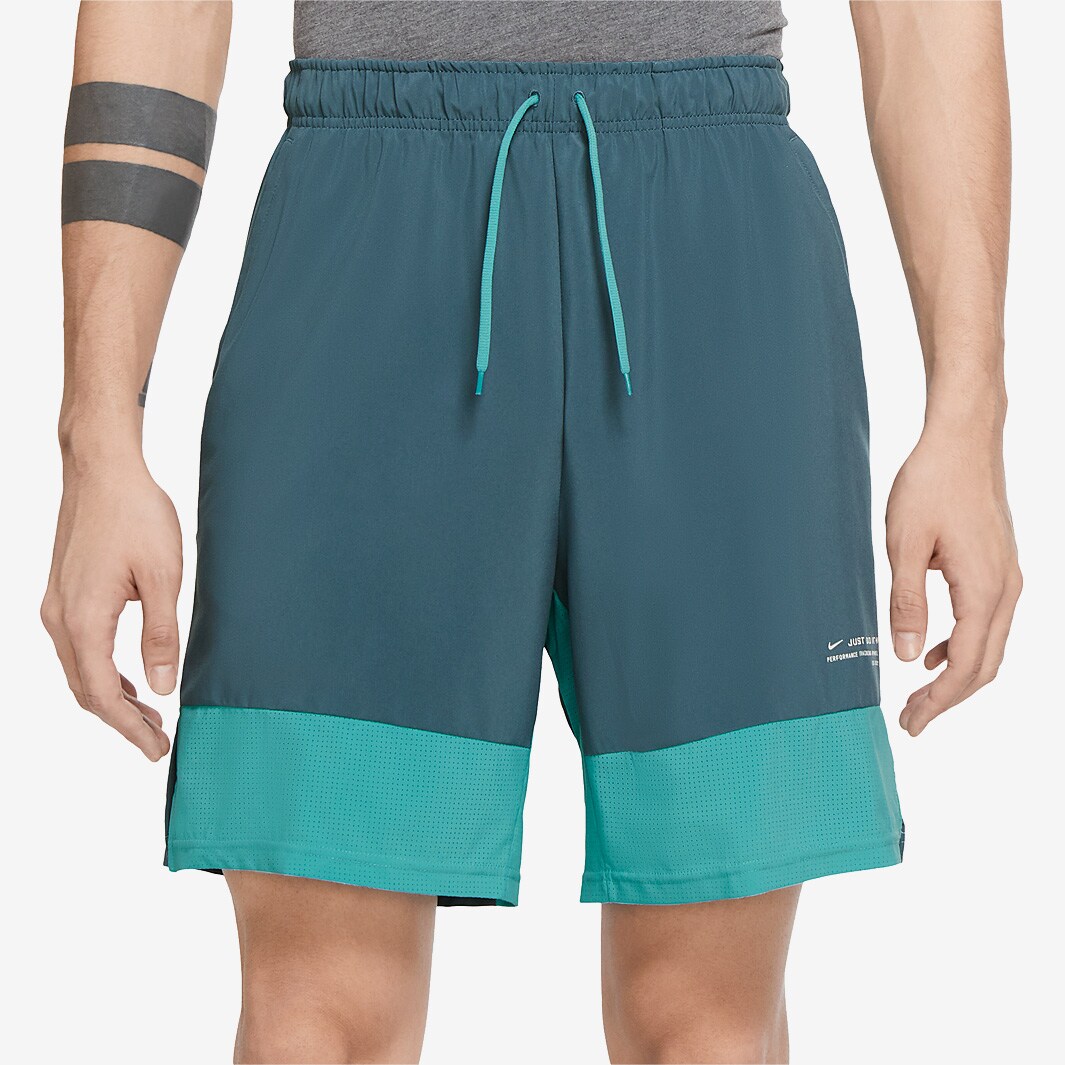 flex woven shorts