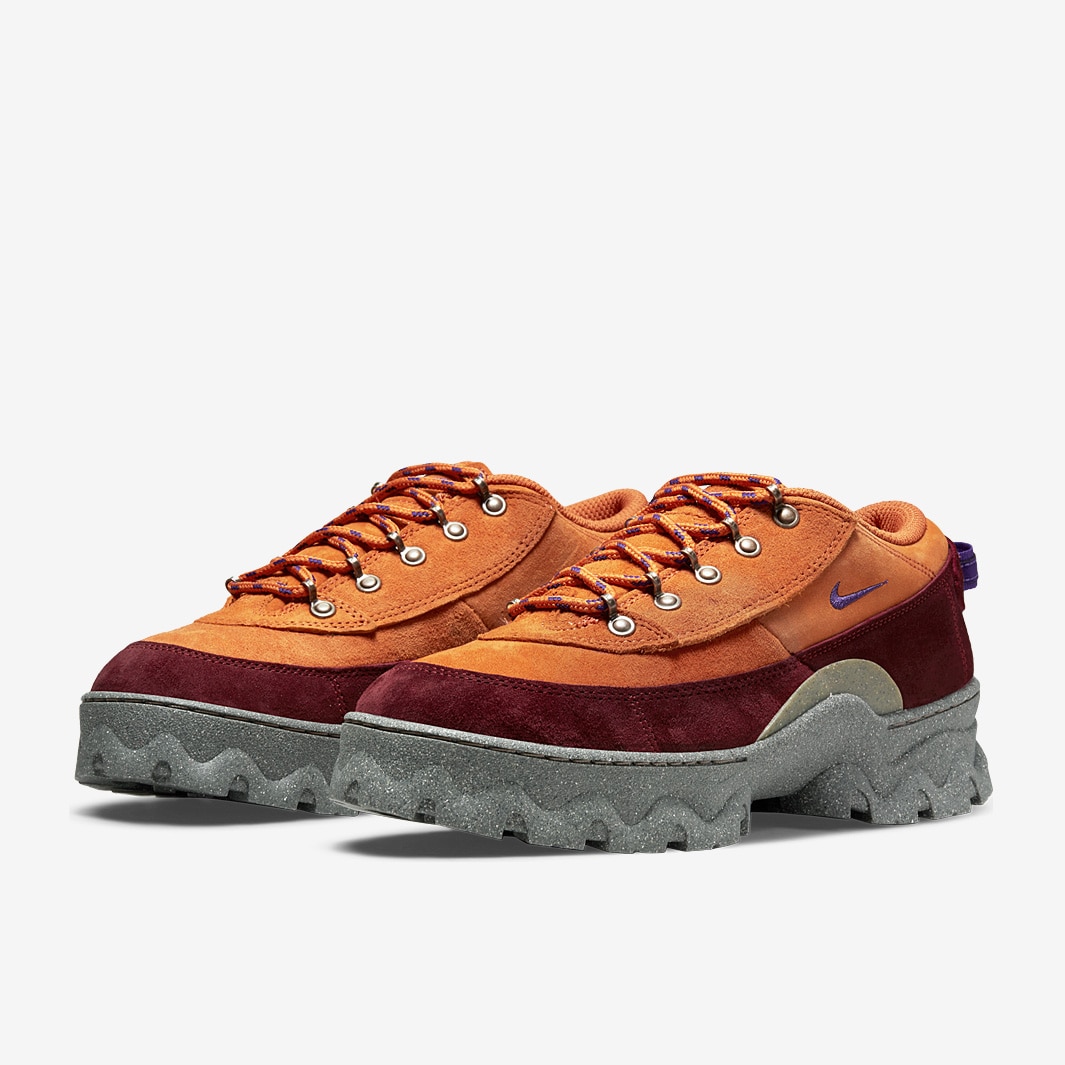 Nike Womens Lahar Low - Sport Spice/Court Purple-Dark Beetroot