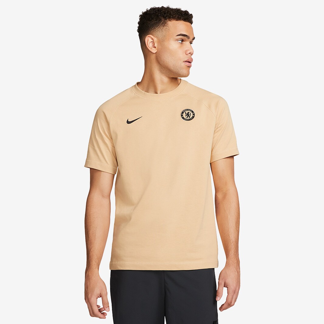 chelsea travel top