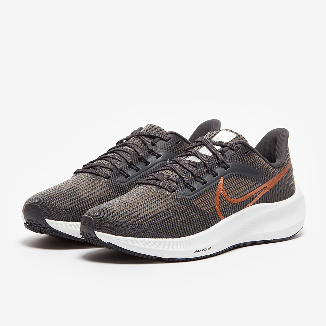 Nike Air Zoom Pegasus 39 Women Running Sneakers Black White Dark Smoke Grey main image 0