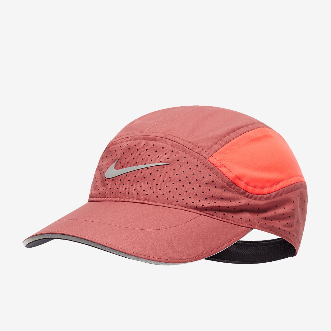 nike aerobill tailwind elite