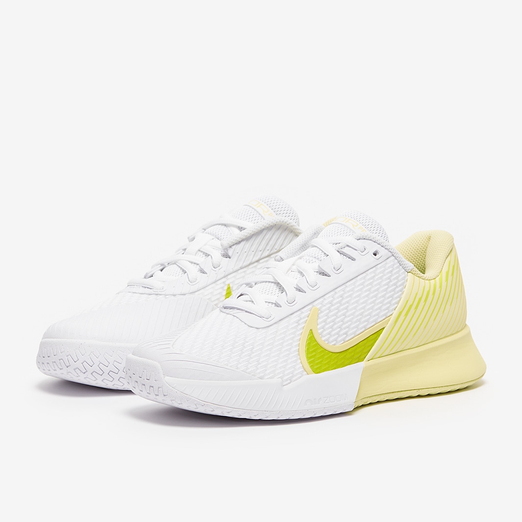 nike tennis shoes raducanu
