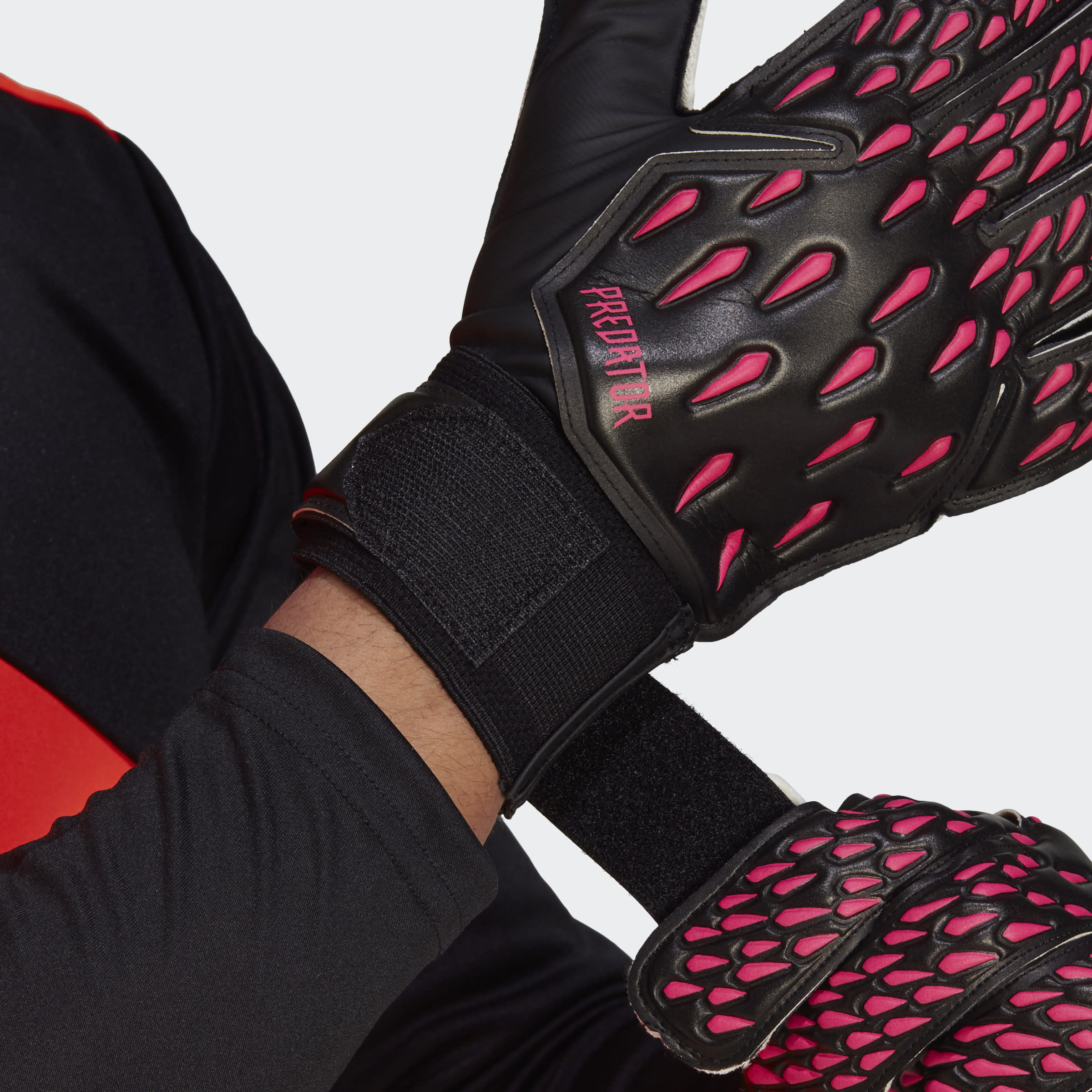 adidas Predator Training Black/Shock Pink Mens GK Gloves
