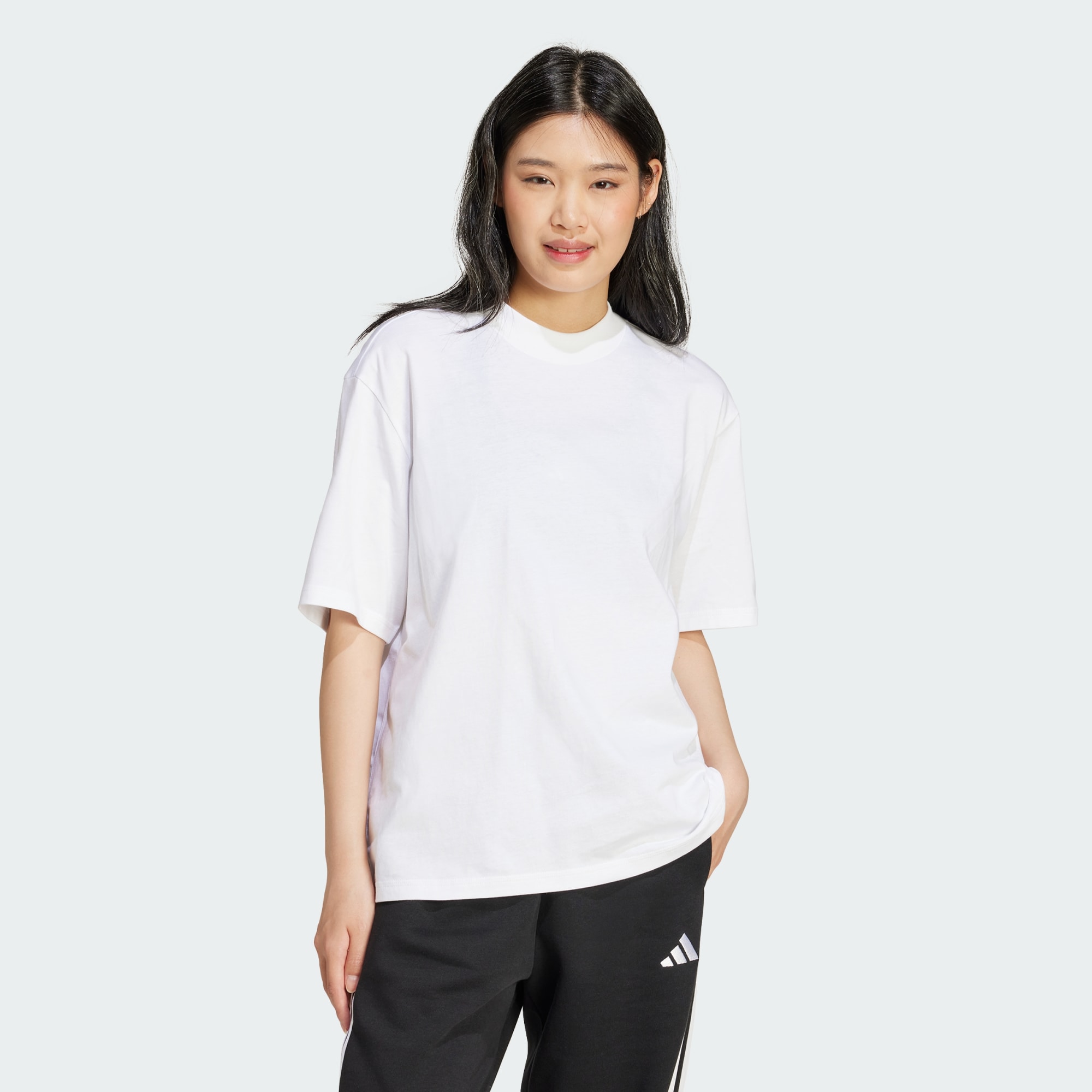 adidas Women Essentials Contemporary Logo Boyfriend Tee