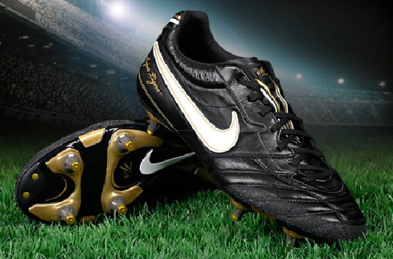 Completo solitario Progreso Nike Football Boots - Tiempo - Super Ligera - K-Leather - Soft Ground -  Black / White / Metallic Gold | Pro:Direct Soccer