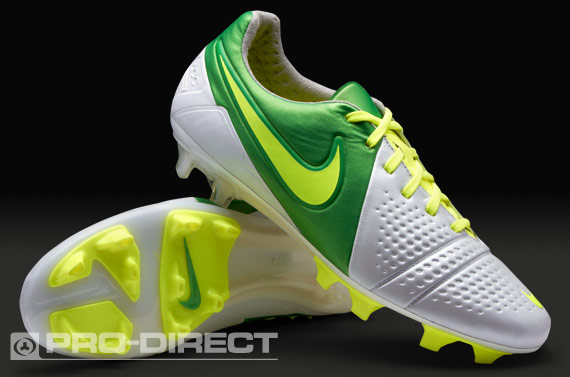 Botas de Fútbol Nike - Nike Maestri III ACC FG - Terreno Firme Duro | Pro:Direct Soccer
