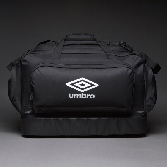 Borse \u0026 Baagli - Borsone Umbro Medium Hardbase - Nero/Bianco - 35231U-090 |  Pro:Direct Soccer