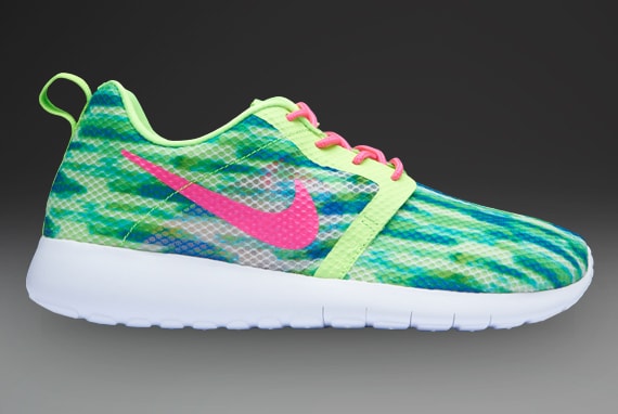 Roshe nikes outlet for girls