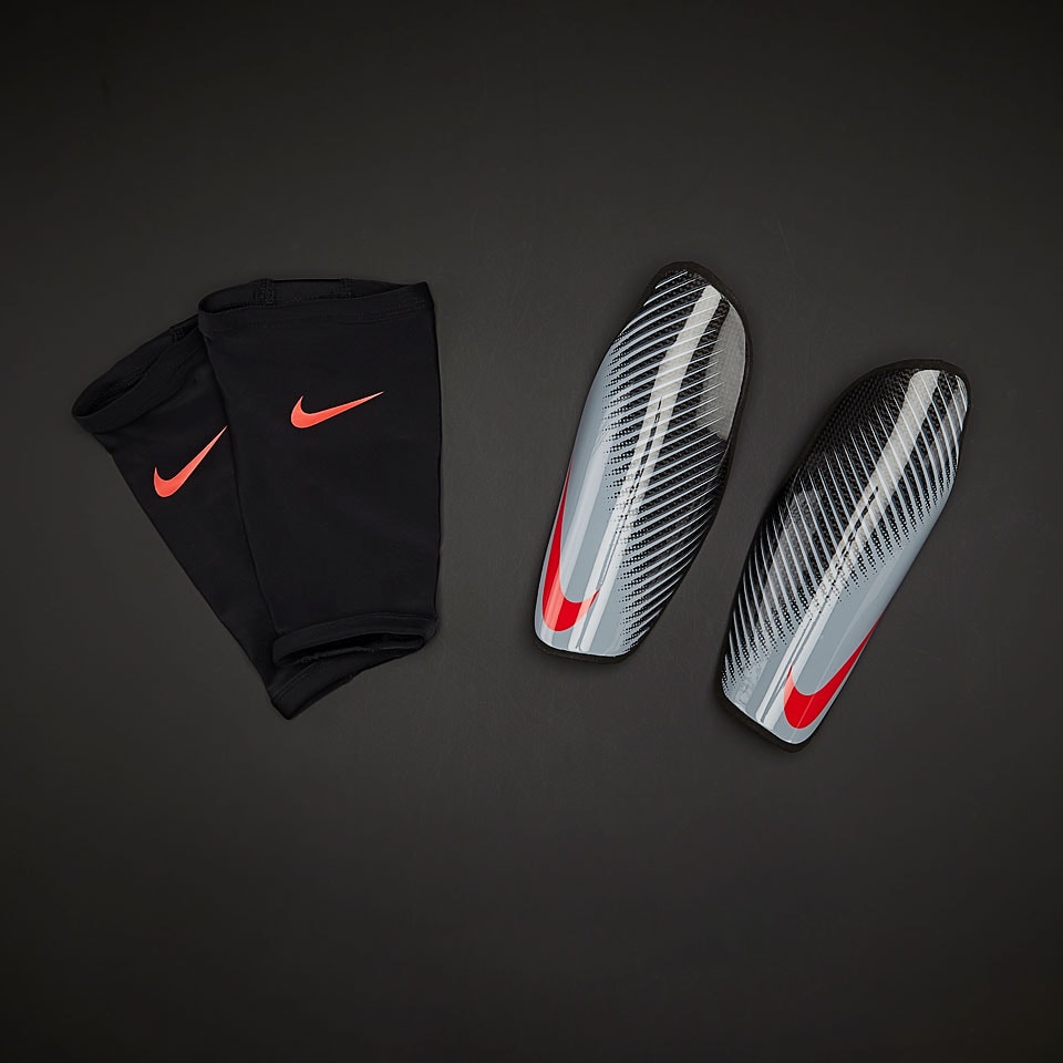 Accesorios Espinilleras Nike Protega - Carbón/Gris Lobo/Crimson | Pro:Direct Soccer
