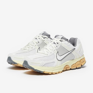 Nike Sportswear Zoom Vomero 5 | Pro:Direct Soccer