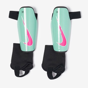 Parastinchi Nike Bambini Charge | Pro:Direct Soccer