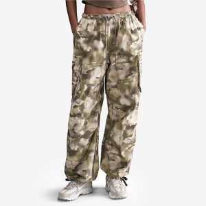 Pantalones Nike Sportswear Tiro Medio Oversized Camo Cargo para | Pro:Direct Soccer