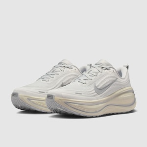 Nike Vomero Plus - Platinum Tint/Reflect Silver/Grey Fog/Iron | Pro:Direct Running