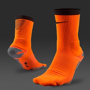 nikegrip strike light