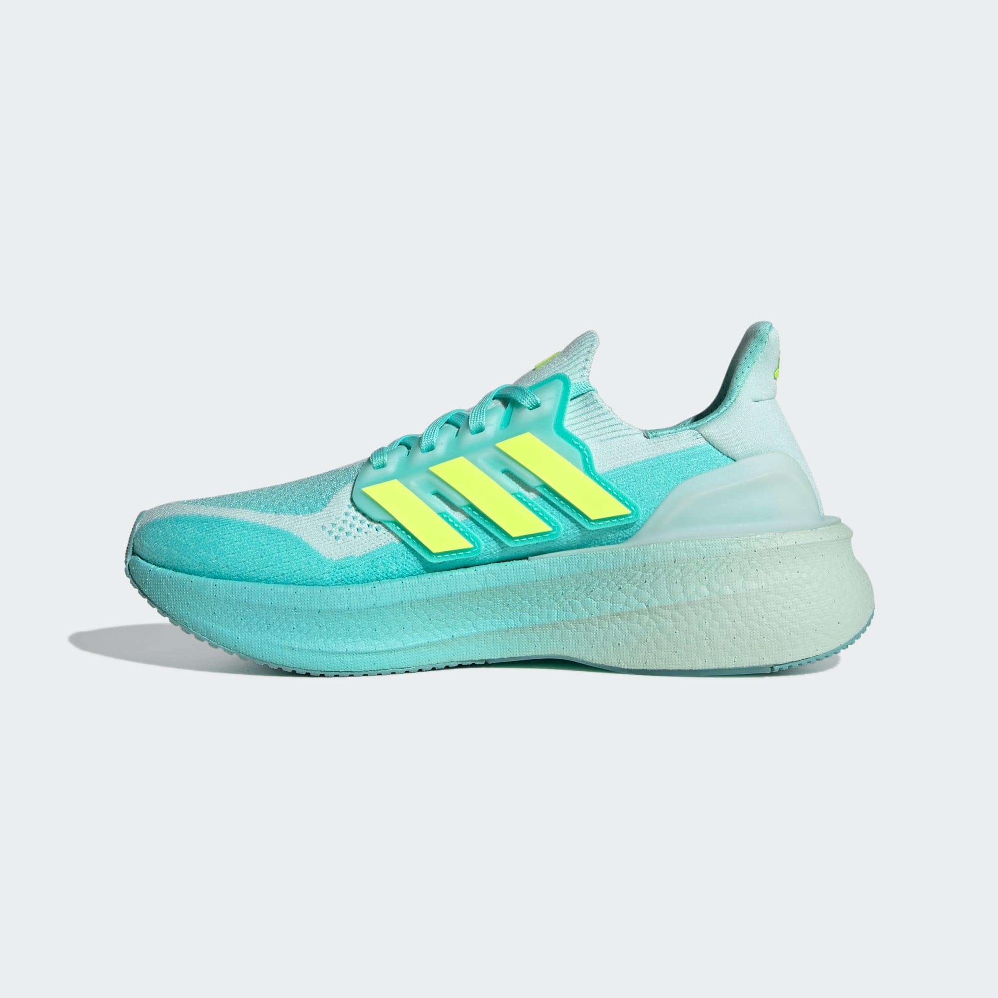 adidas Ultraboost 5 pour Femme | Pro:Direct Soccer