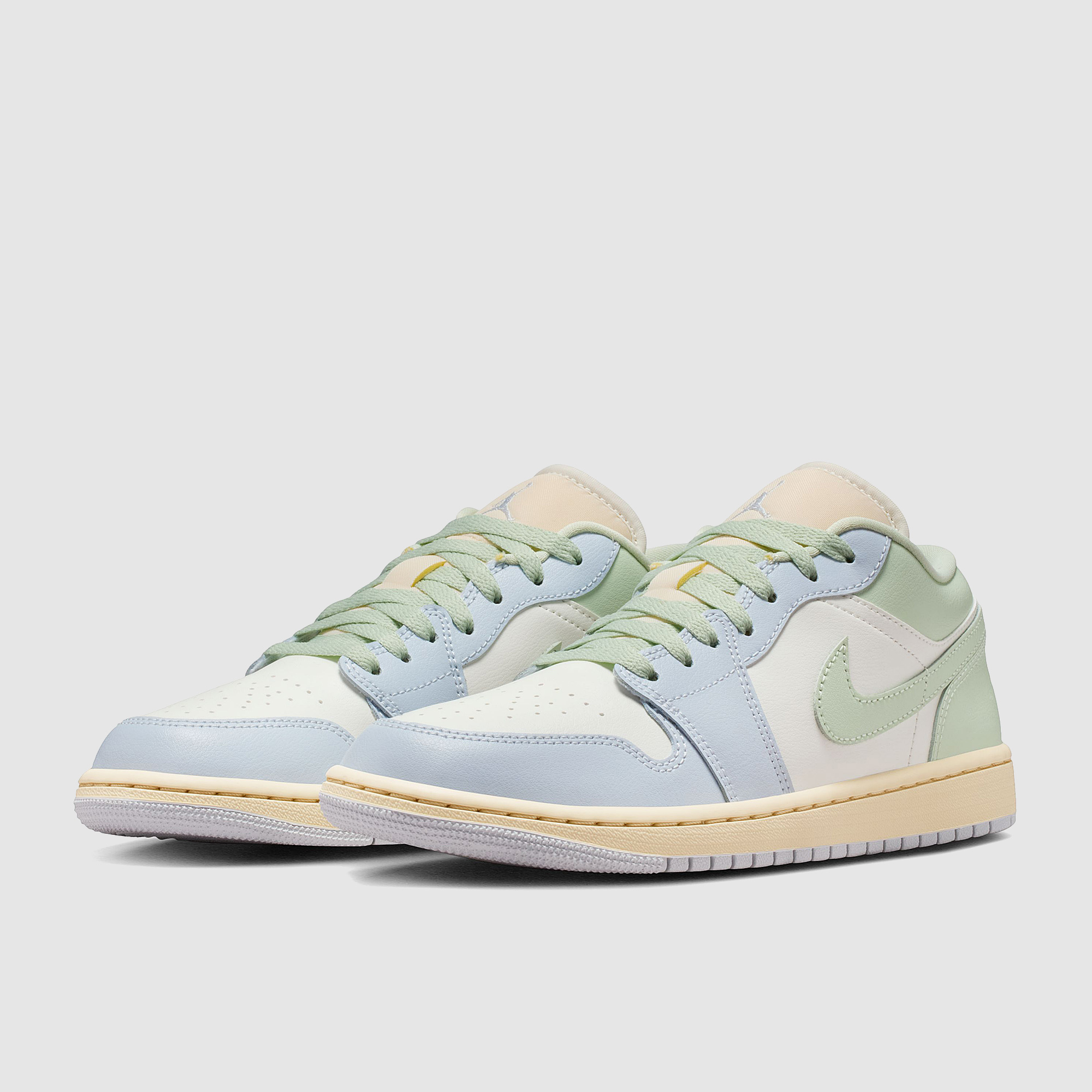 Jordan Womens Air 1 Low White