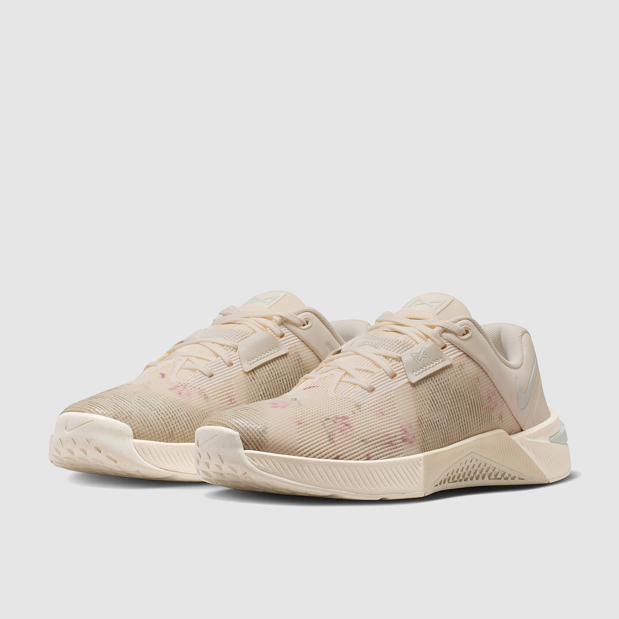 Nike Womens Metcon 10 Chalk Lt Silver Lt Orewood Brn White
