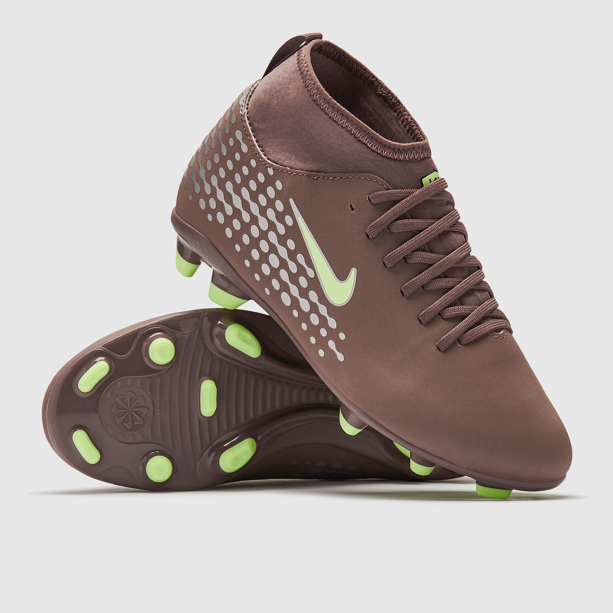 nike sock football boots size 6