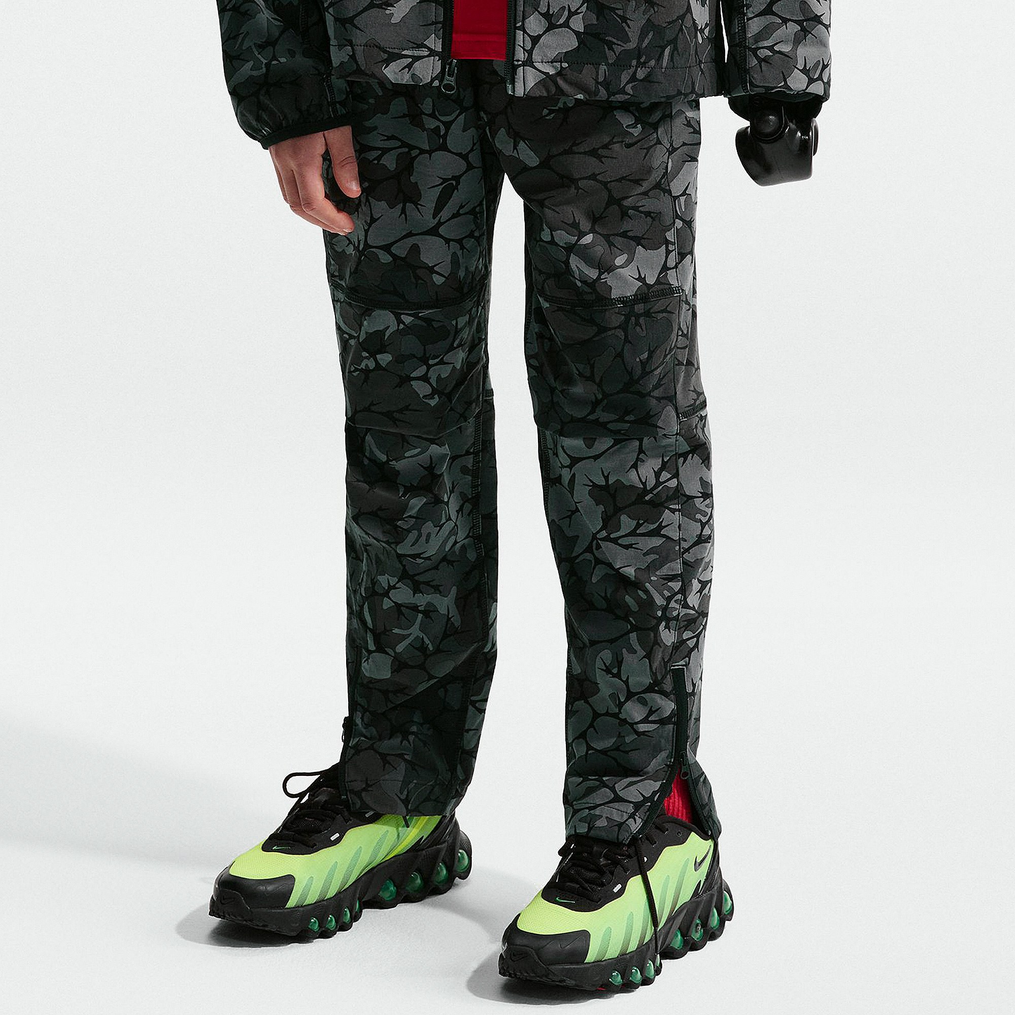 Nike Sportswear Older Kids Tech Woven Joggers 8 15Y Black