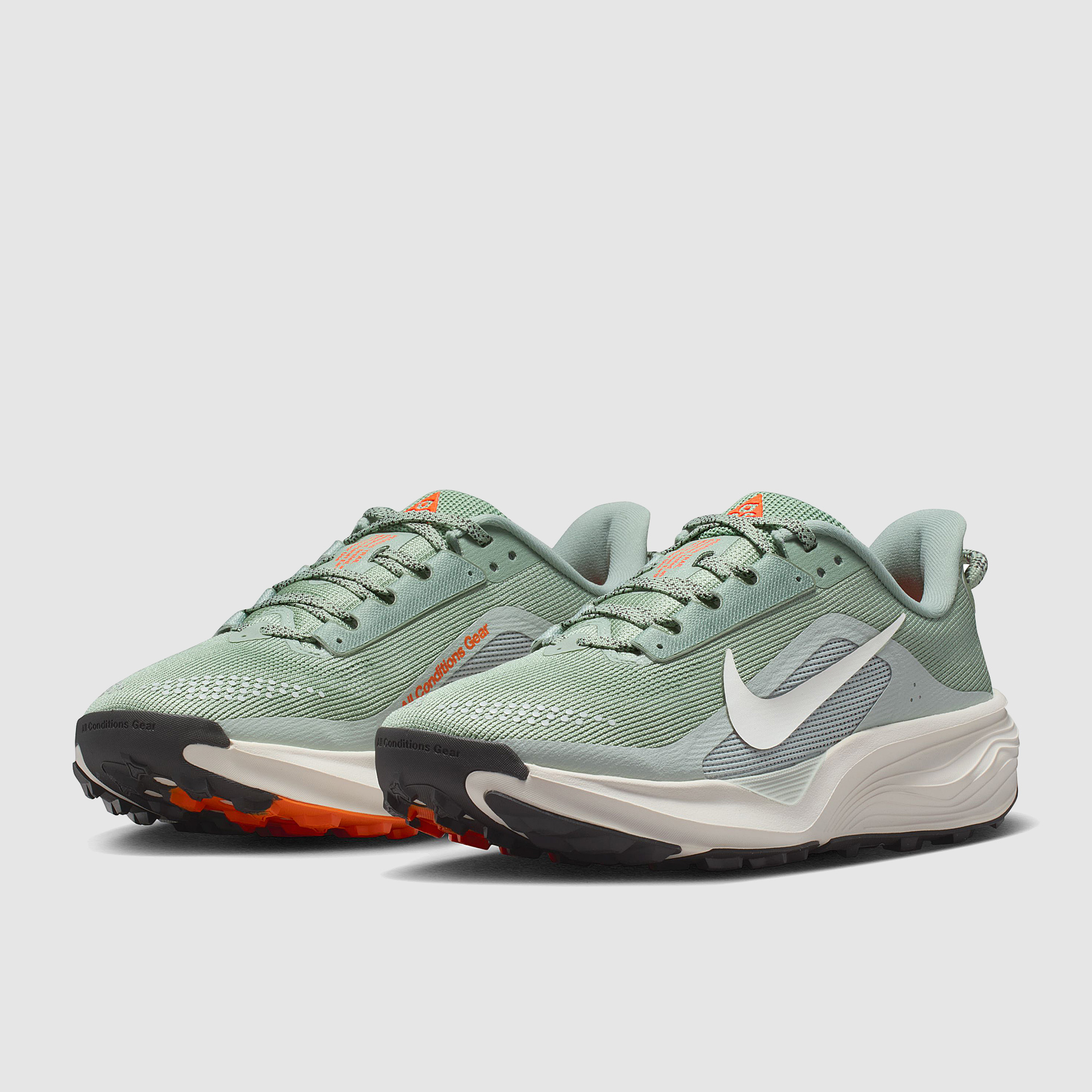 Nike Womens Acg Pegasus Trail Jade Horizon Phantom Lt Silver Safety Orange Med Ash Green
