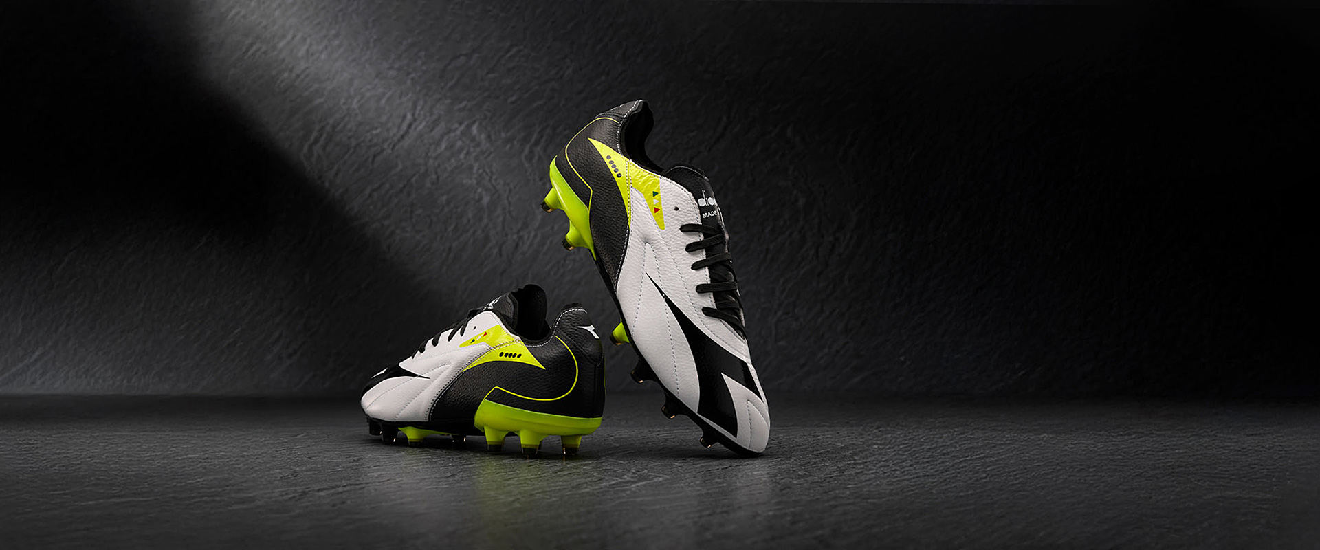 Chaussures de football pour terrain sec Diadora SMU Cattura LPU pour jeunes Chaussures de football pour terrain sec Diadora SMU Cattura LPU pour jeunes