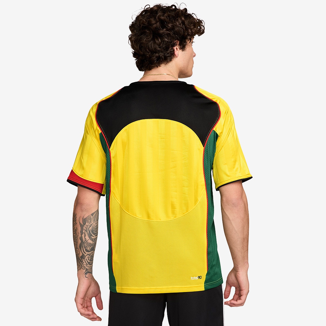 black red and yellow nike shirt