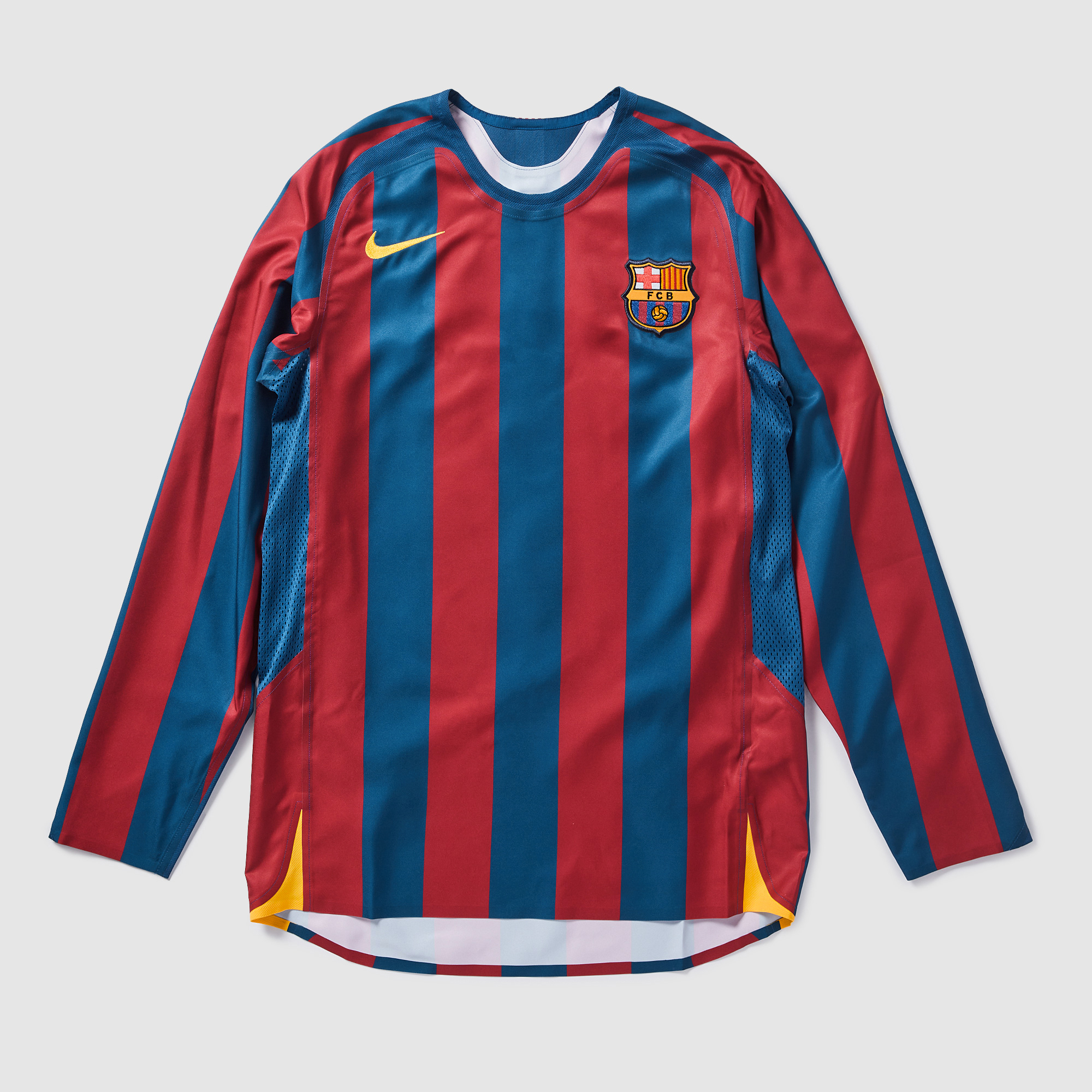 ロナウジーニョ Nike Barcelona デッドストック Nike FC Barcelona 2006 Reissue LS Shirt with Ronaldinho 10 - Gym